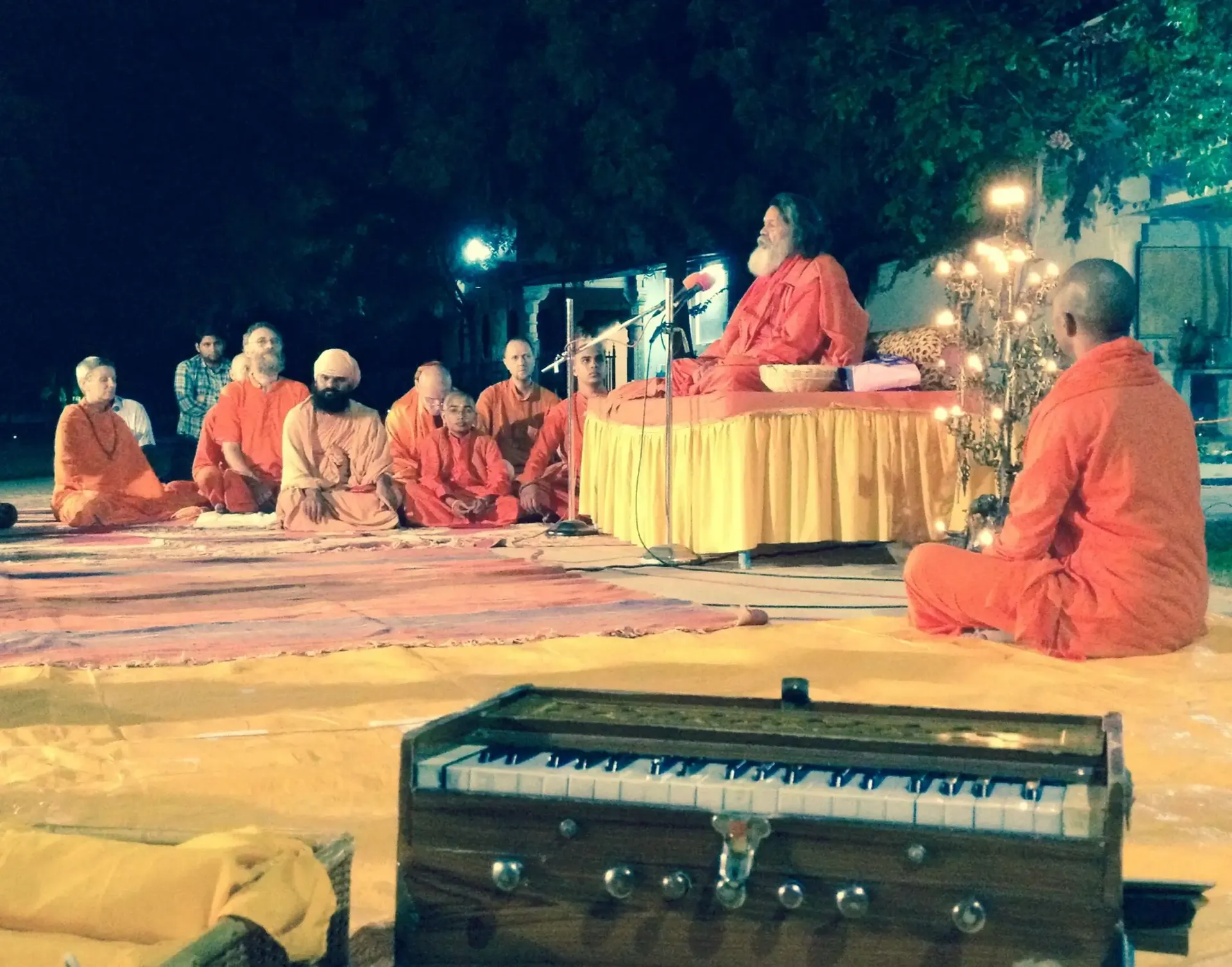 diwali-satsang-with-swamiji mainImage